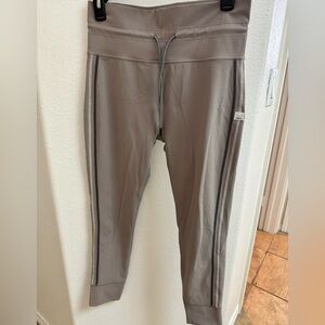 Vuori Daily leggings in brown
